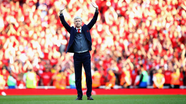 arsene-wenger-exit-arsenal-invincible-barcelona.jpg